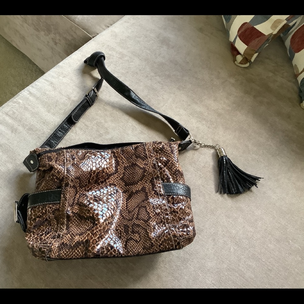 Sofia Vergara animal print bag